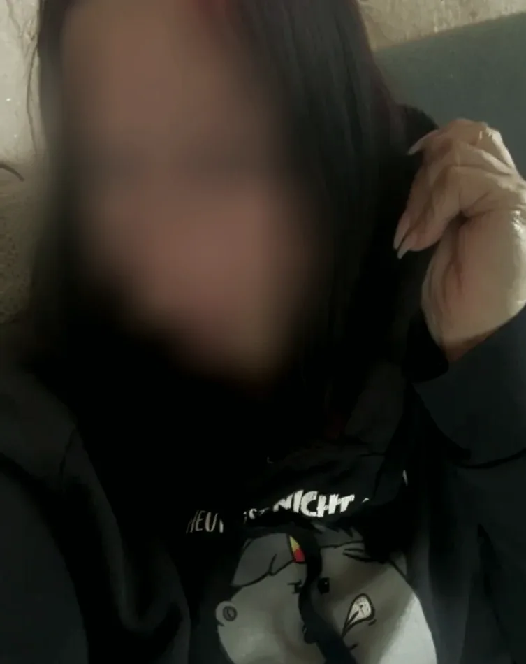 Cara, 31