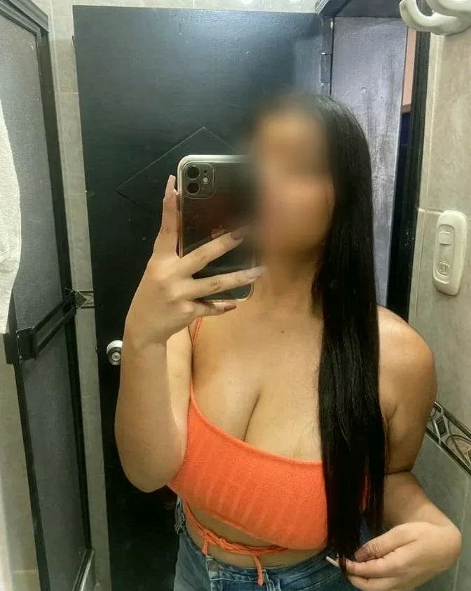 Lotta, 29