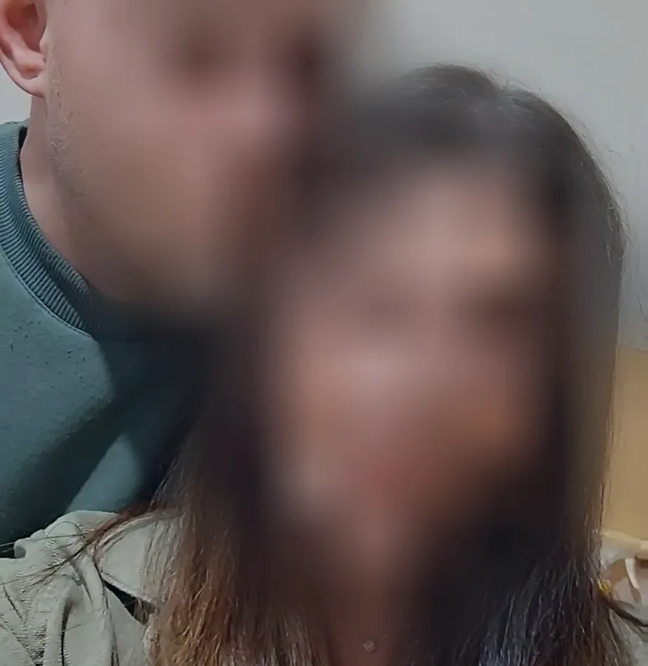 Nina, 32