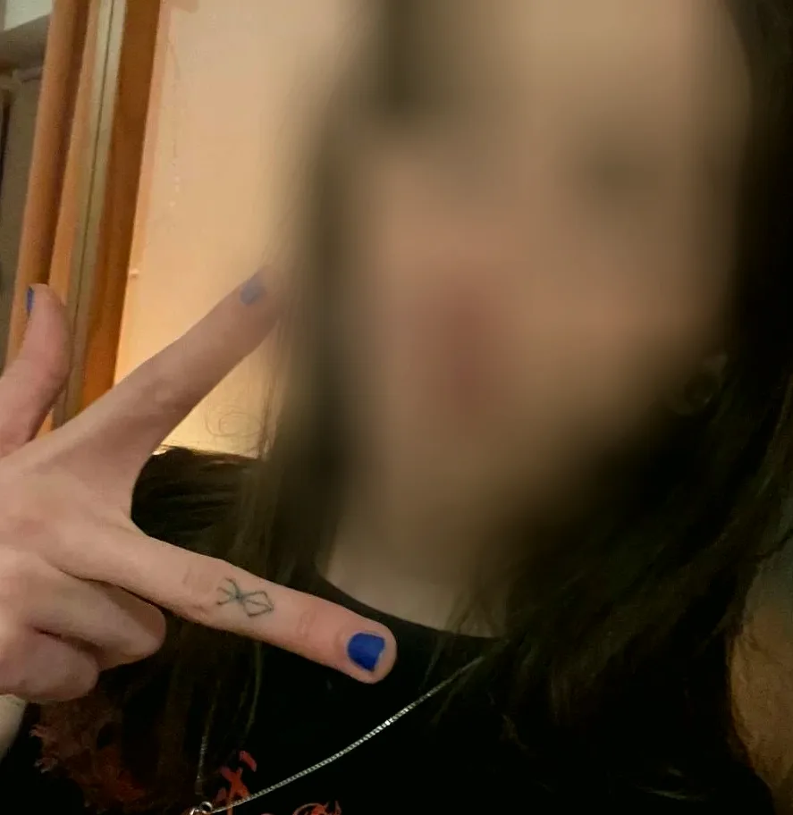 Vanessa, 21
